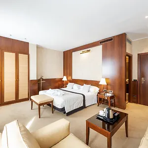 Ascot 4*, Milán Italia