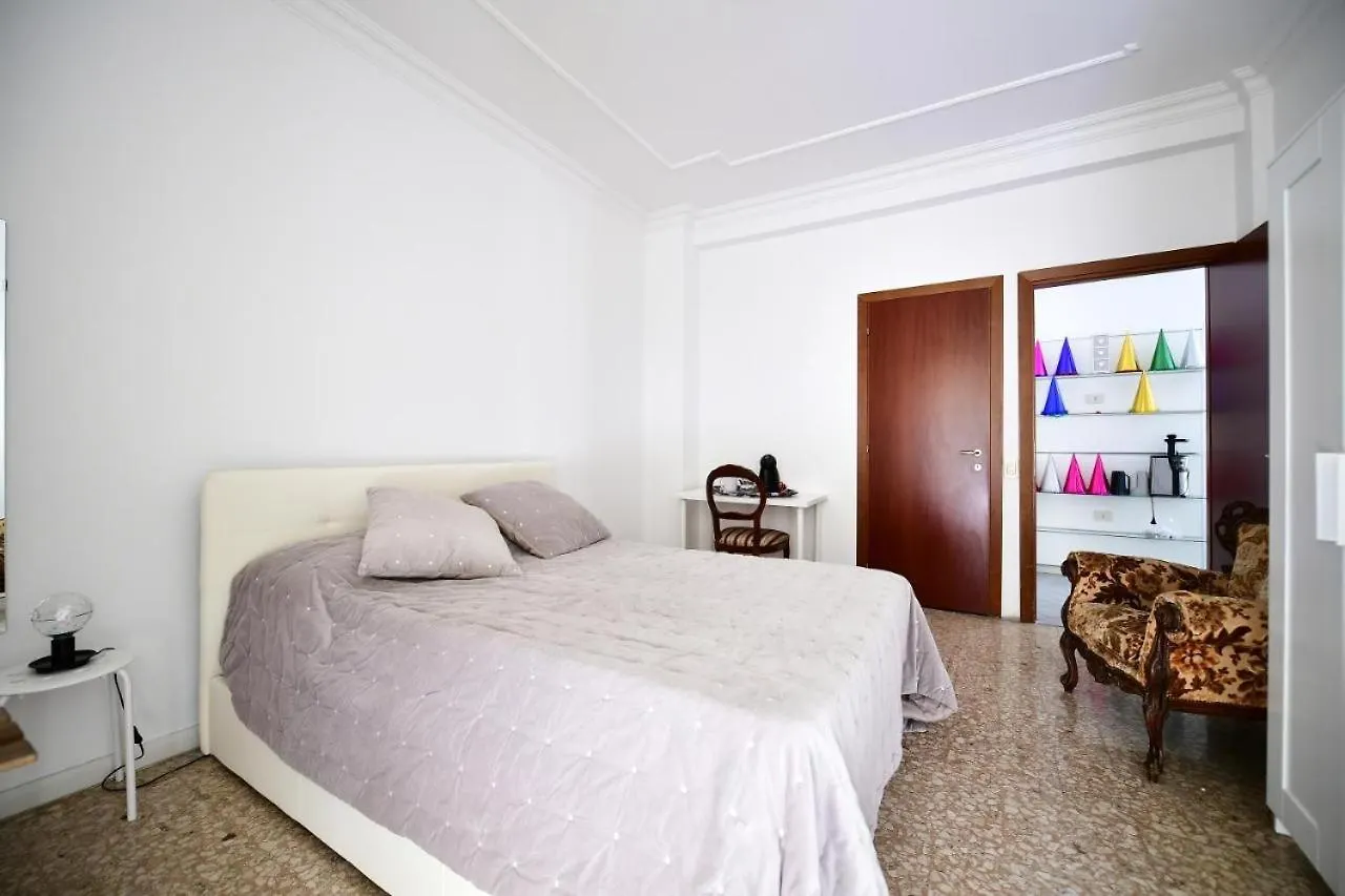 Queen Vatican Rome Guest house